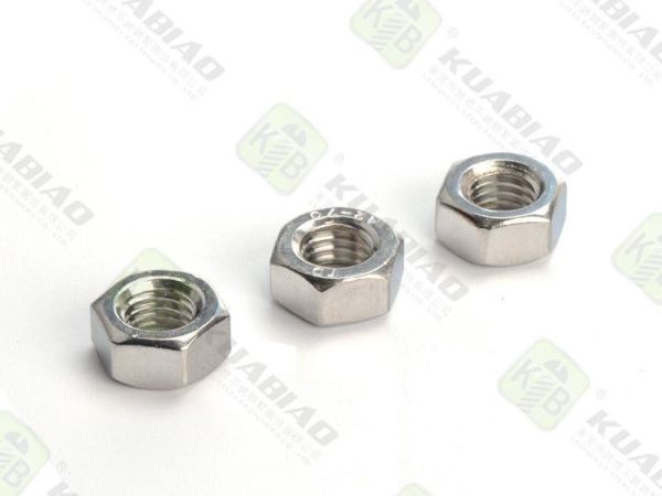 光伏各個(gè)型號(hào)螺絲運(yùn)用的區(qū)別(光伏各個(gè)型號(hào)螺絲運(yùn)用的區(qū)別在哪)