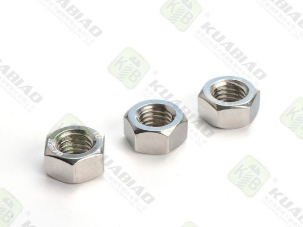 光伏維護(hù)螺絲緊固收費(fèi)標(biāo)準(zhǔn)(光伏板螺絲快速安裝專用工具)
